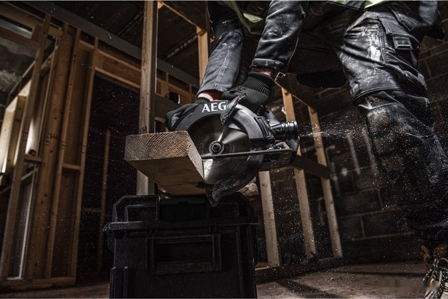 Дисковая (циркулярная) пила AEG Powertools BKS 18SBL-0 4935479660 (без АКБ) Дисковая (циркулярная) пила AEG Powertools BKS 18SBL-0 4935479660 (без АКБ)