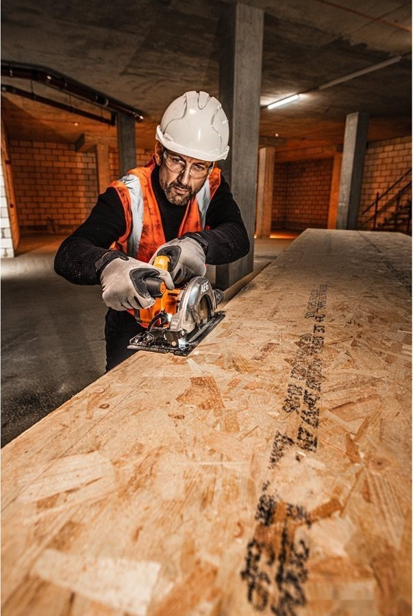 Дисковая (циркулярная) пила AEG Powertools BKS 18SBL-0 4935479660 (без АКБ) Дисковая (циркулярная) пила AEG Powertools BKS 18SBL-0 4935479660 (без АКБ)