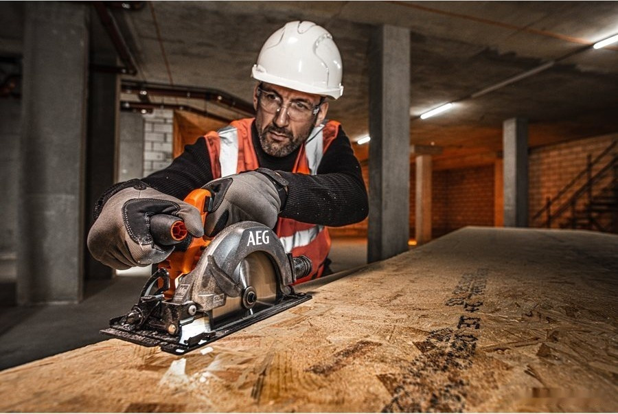 Дисковая (циркулярная) пила AEG Powertools BKS 18SBL-0 4935479660 (без АКБ) Дисковая (циркулярная) пила AEG Powertools BKS 18SBL-0 4935479660 (без АКБ)