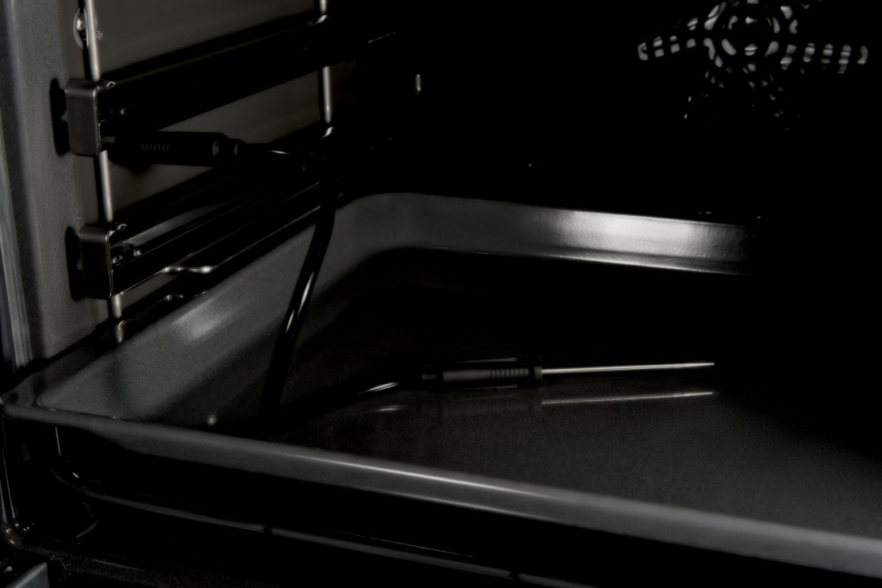 Духовой шкаф Bosch HBG557SB0R