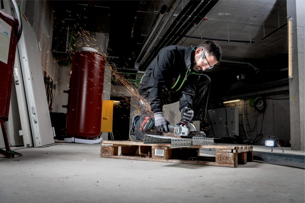 Угловая шлифмашина Metabo WB 18 LTX BL 125 Quick Угловая шлифмашина Metabo WB 18 LTX BL 125 Quick