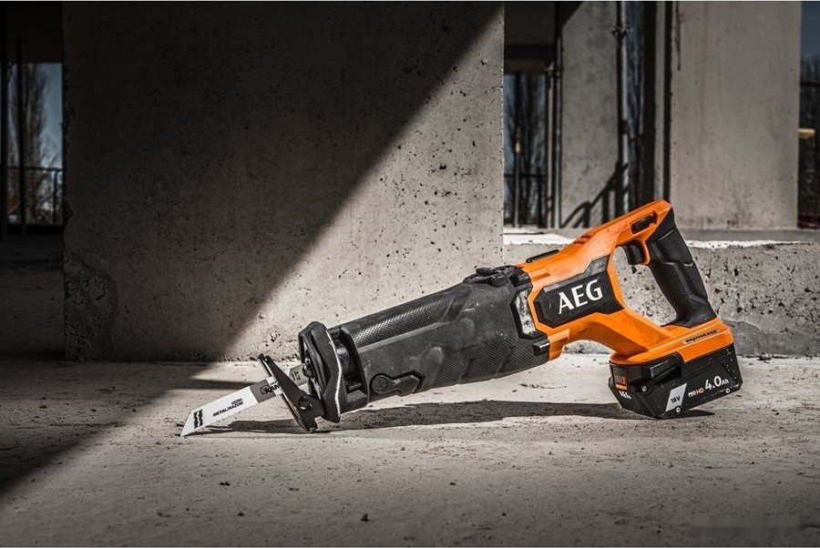 Сабельная пила AEG Powertools BUS 18BL2-0 4935478941 (без АКБ) Сабельная пила AEG Powertools BUS 18BL2-0 4935478941 (без АКБ)