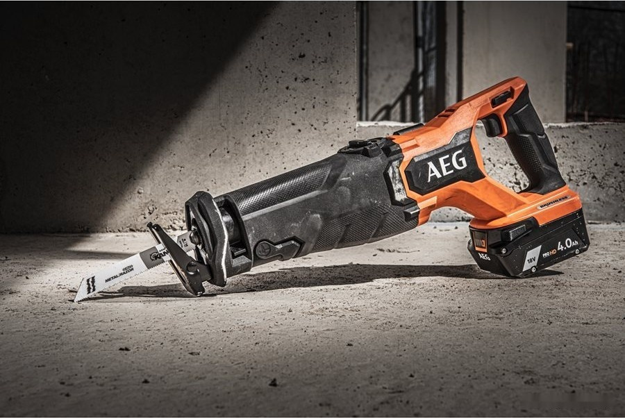 Сабельная пила AEG Powertools BUS 18BL2-0 4935478941 (без АКБ) Сабельная пила AEG Powertools BUS 18BL2-0 4935478941 (без АКБ)