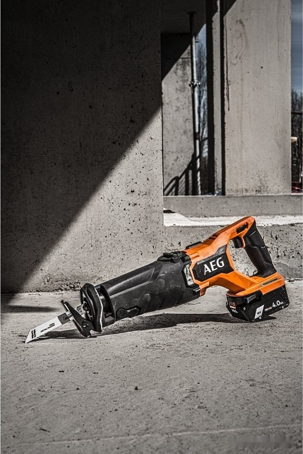 Сабельная пила AEG Powertools BUS 18BL2-0 4935478941 (без АКБ) Сабельная пила AEG Powertools BUS 18BL2-0 4935478941 (без АКБ)