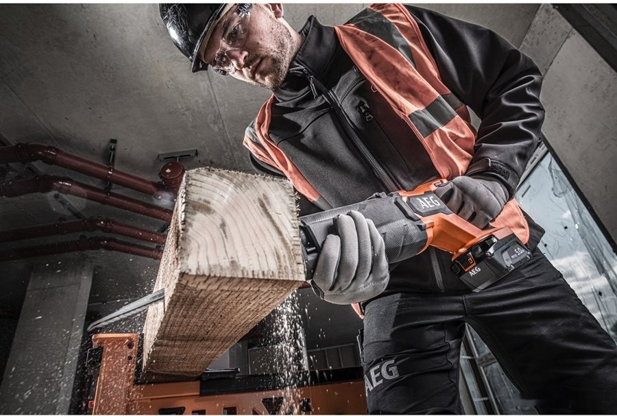 Сабельная пила AEG Powertools BUS 18BL2-0 4935478941 (без АКБ) Сабельная пила AEG Powertools BUS 18BL2-0 4935478941 (без АКБ)