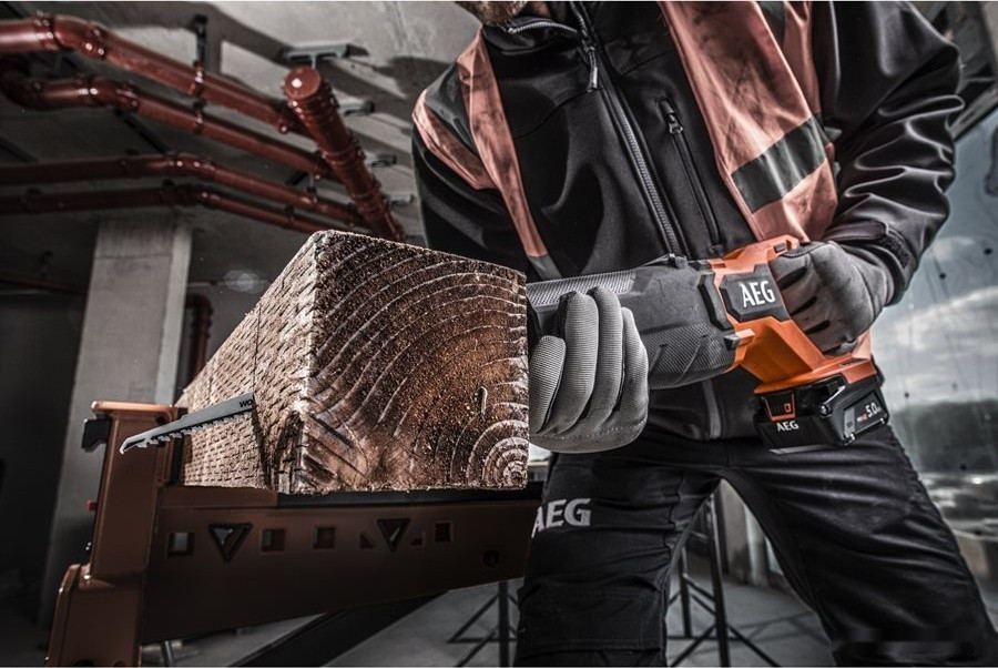 Сабельная пила AEG Powertools BUS 18BL2-0 4935478941 (без АКБ) Сабельная пила AEG Powertools BUS 18BL2-0 4935478941 (без АКБ)