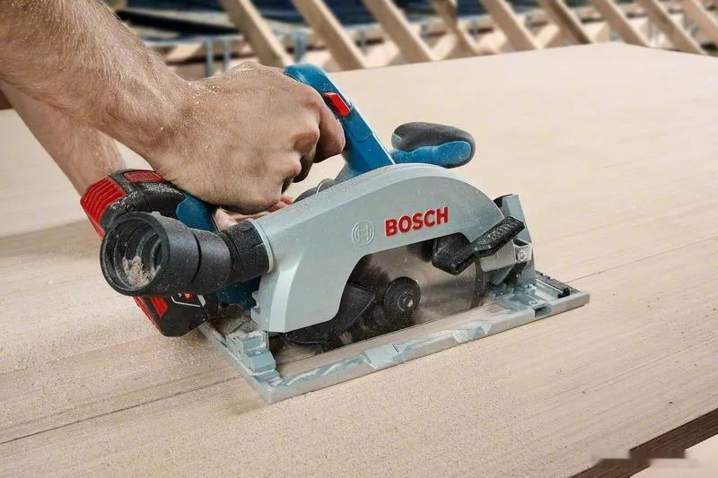 Дисковая (циркулярная) пила Bosch GKS 185-LI Professional 06016C1221 (без АКБ)