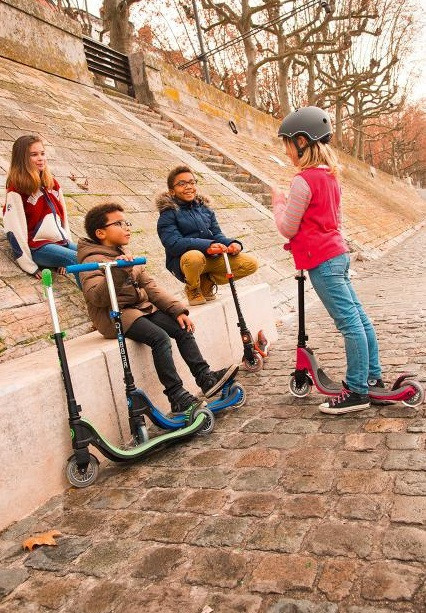 Самокат Globber Flow 125 Lights (черный) Самокат Globber Flow 125 Lights (черный)