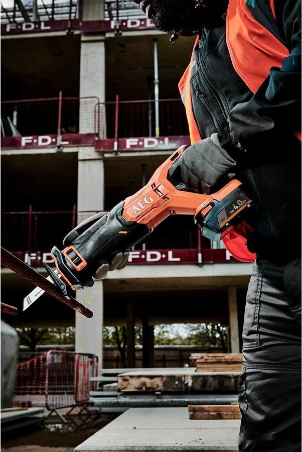 Сабельная пила AEG Powertools BUS 18C2-0 4935478942 (без АКБ)