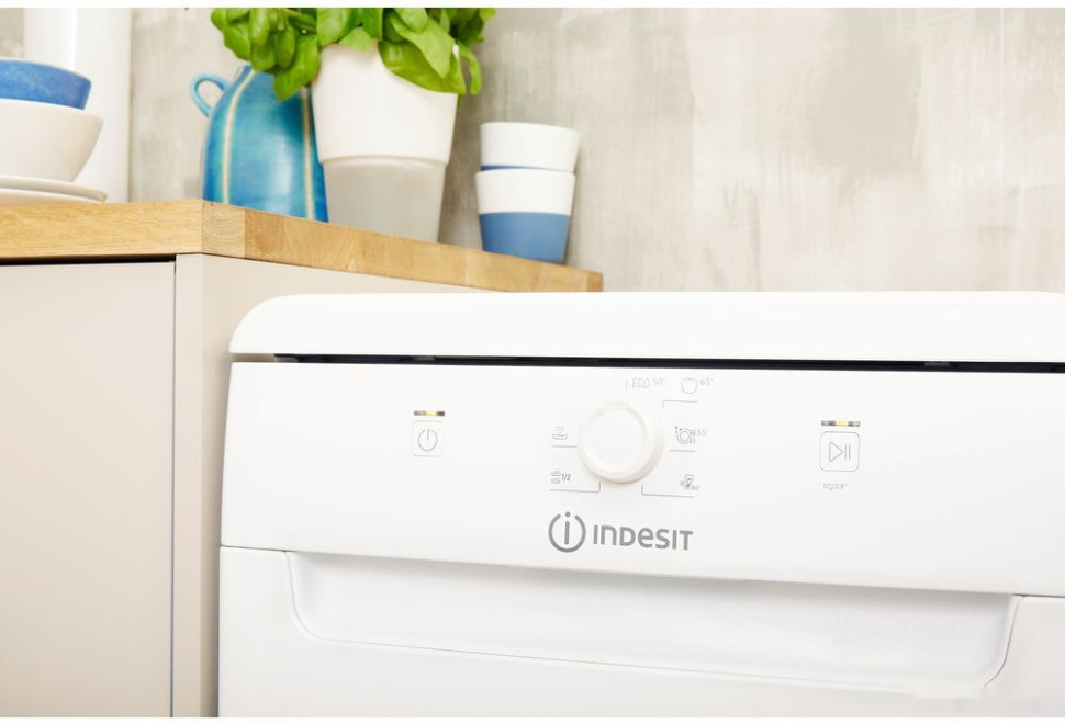 Посудомоечная машина Indesit DSCFE 1B10 RU Посудомоечная машина Indesit DSCFE 1B10 RU