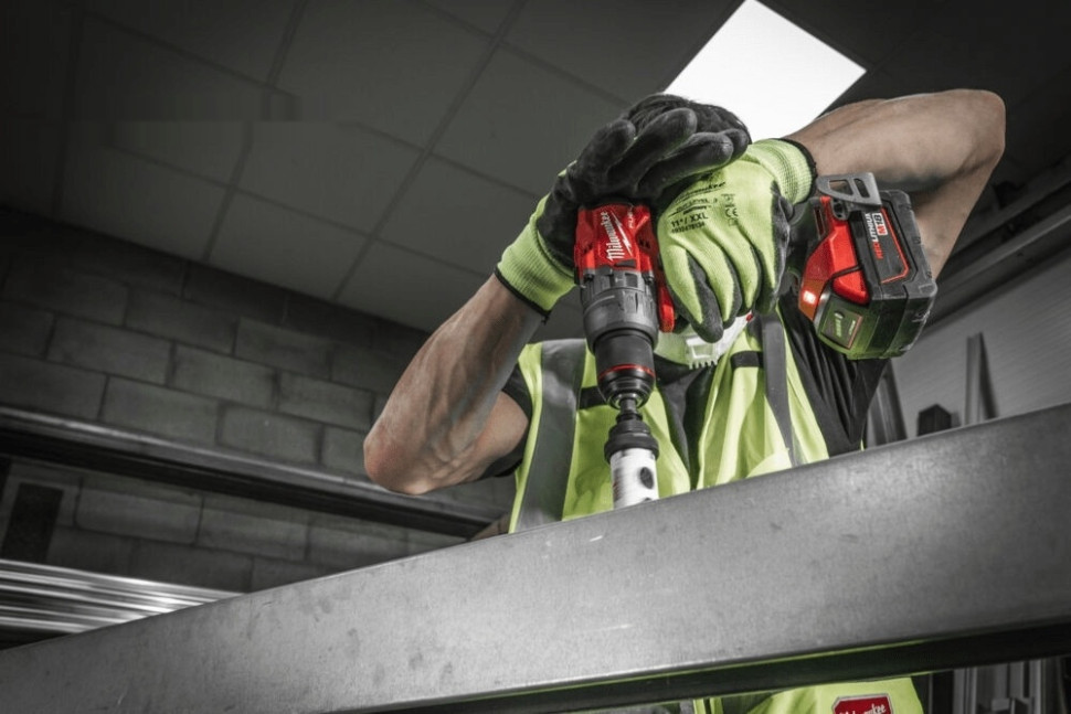 Ударная дрель-шуруповерт Milwaukee M18 FUEL M18FPD3-402C 4933492473 (с 2-мя АКБ 4 Ач, кейс) Ударная дрель-шуруповерт Milwaukee M18 FUEL M18FPD3-402C 4933492473 (с 2-мя АКБ 4 Ач, кейс)