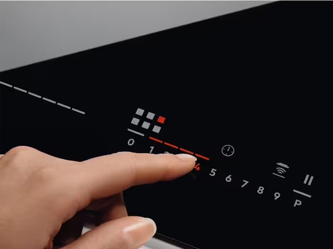 Варочная панель Electrolux EIV87675 (Black) Варочная панель Electrolux EIV87675 (Black)