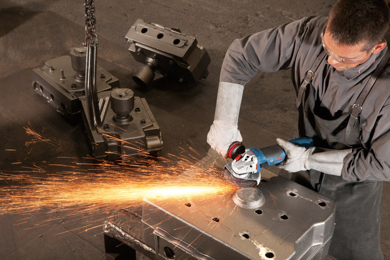 Угловая шлифмашина Bosch GWS 17-125 CIE