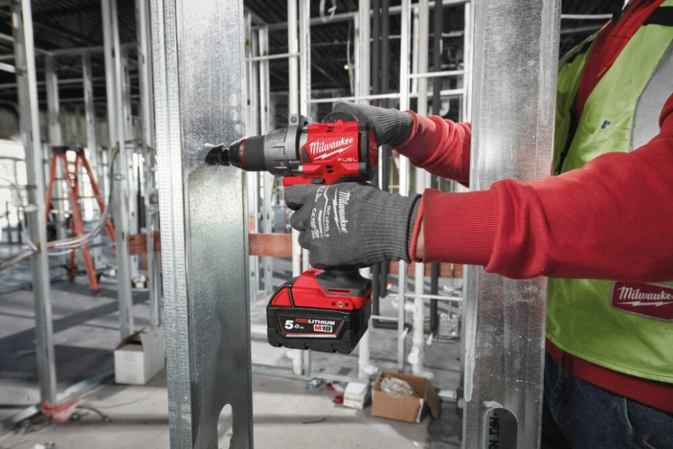 Дрель-шуруповерт Milwaukee M18 FUEL M18FDD3-502X 4933479863 (с 2-мя АКБ 5 Ач, кейс)