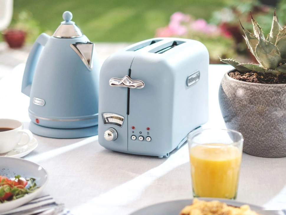 Электрический чайник Delonghi Argento Flora KBX2016.AZ Электрический чайник Delonghi Argento Flora KBX2016.AZ