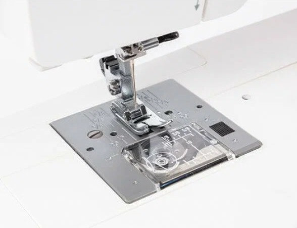 Швейная машина Janome Sewist 709 Швейная машина Janome Sewist 709