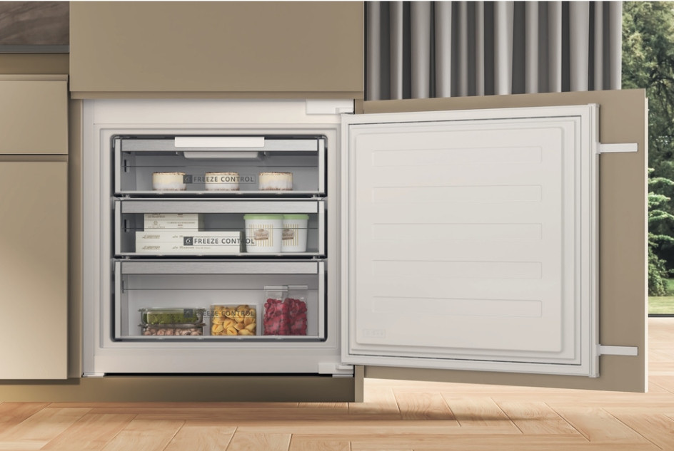 Холодильник Whirlpool SP40 812 EU 2